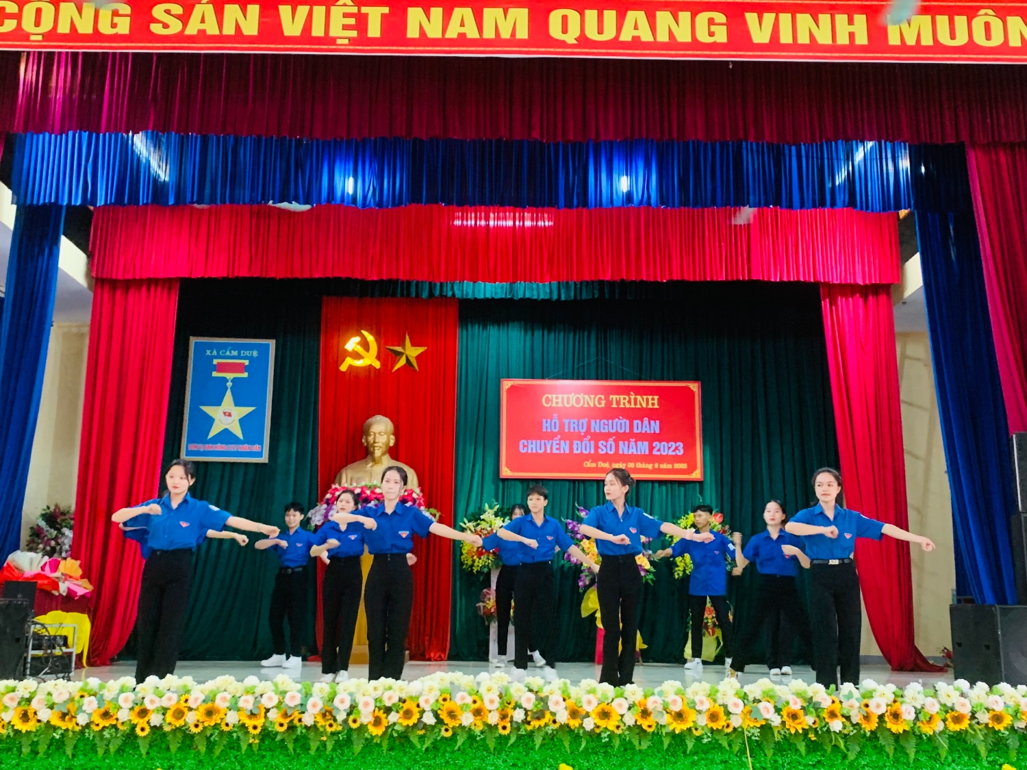 van nghệ cđs